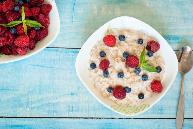 Haferflocken Mit Kakao Beeren Fruhstucksrezept Low Carb